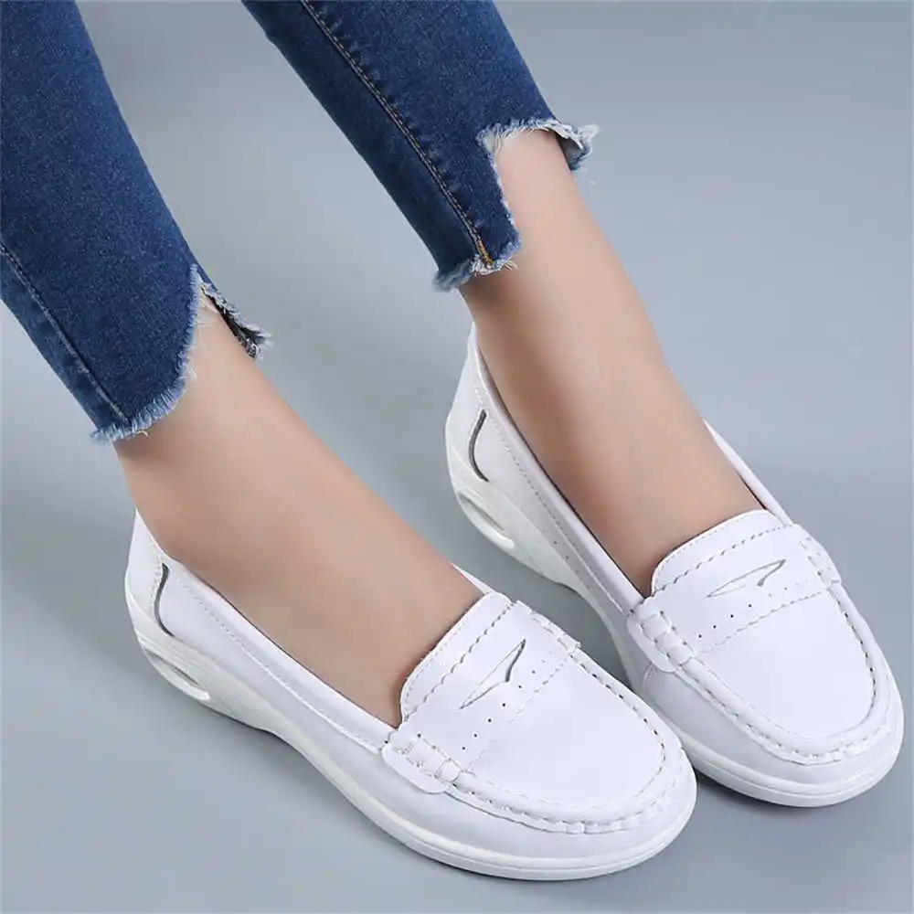 Thick Sole Slipon White Traine - Useful Tech Accessories Gifts For Husband recensie en prijs
