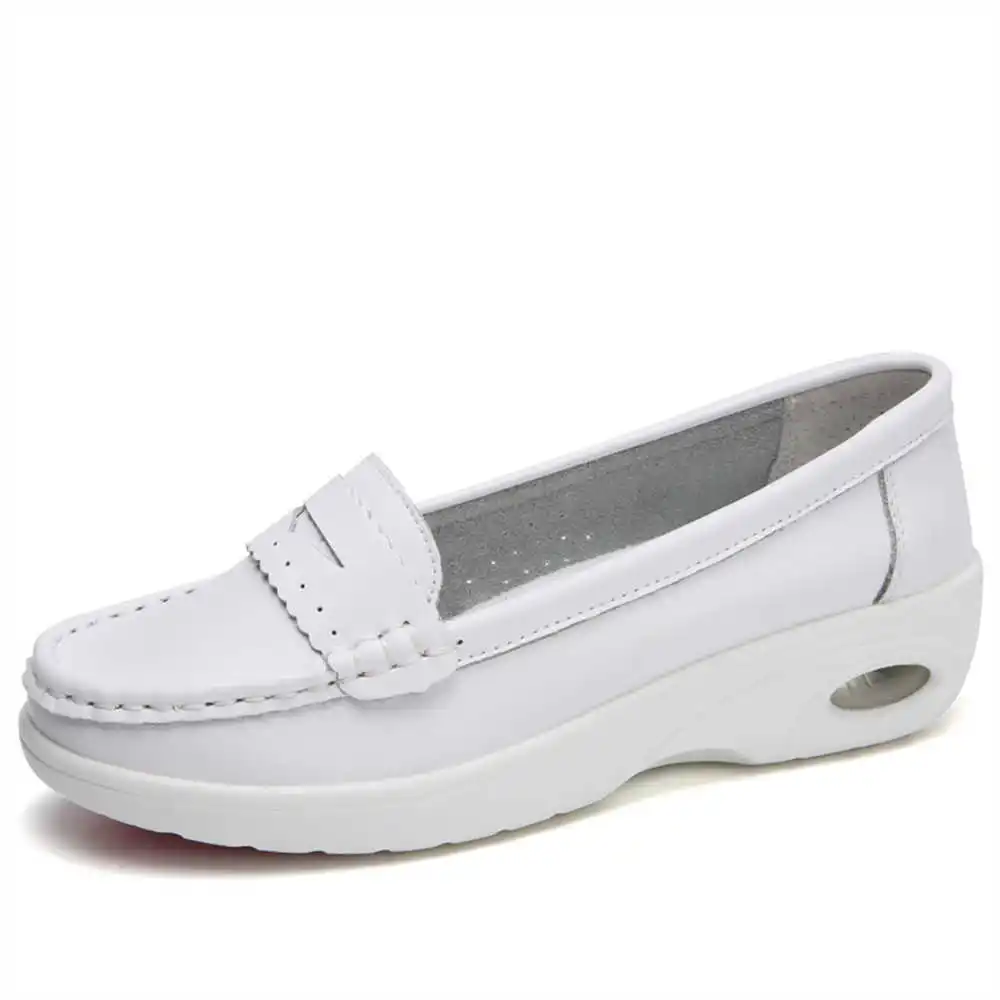 Thick Sole Slipon White Traine - Useful Tech Accessories Gifts For Husband recensie en prijs