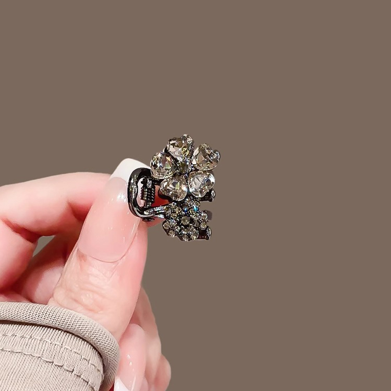 Exquisite Rhinestone Flower Sm - Hi Tech Accessories recensie en prijs