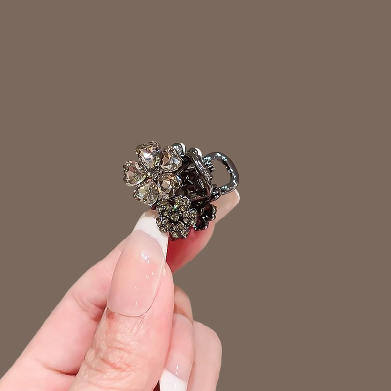 Exquisite Rhinestone Flower Sm - Hi Tech Accessories recensie en prijs