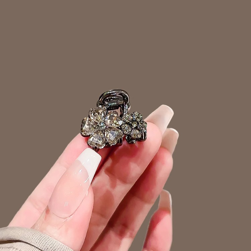 Exquisite Rhinestone Flower Sm - Hi Tech Accessories recensie en prijs