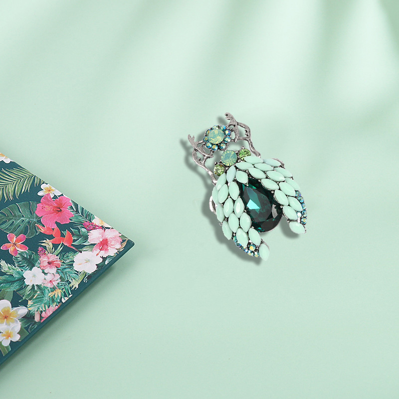 Insect style gemstone brooch,  - Hi Tech Accessories recensie en prijs